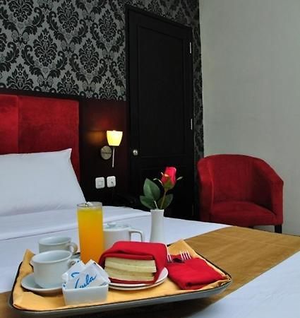 Feodora Airport Hotel Palembang Værelse billede