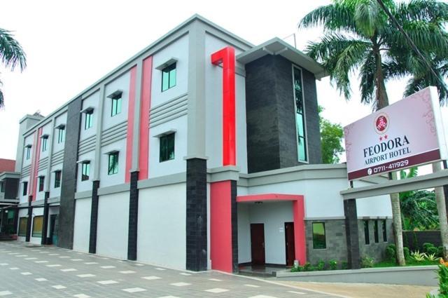 Feodora Airport Hotel Palembang Eksteriør billede