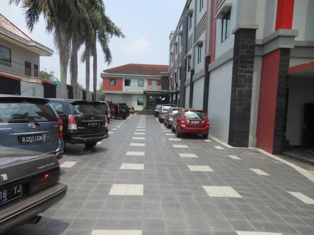 Feodora Airport Hotel Palembang Eksteriør billede