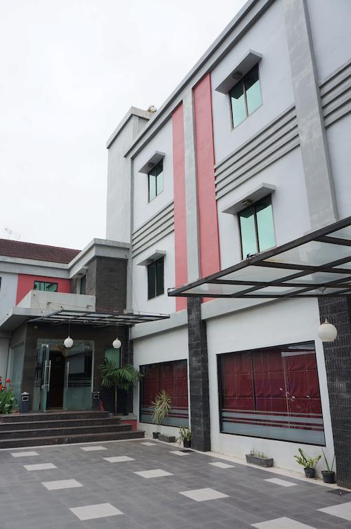 Feodora Airport Hotel Palembang Eksteriør billede