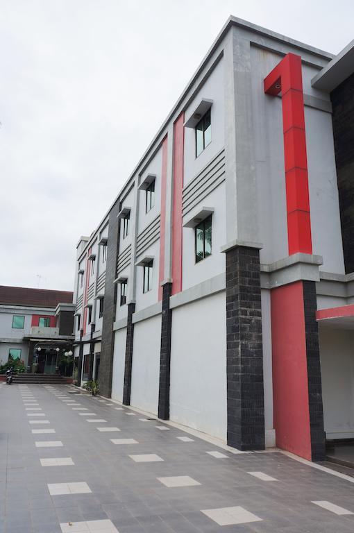 Feodora Airport Hotel Palembang Eksteriør billede