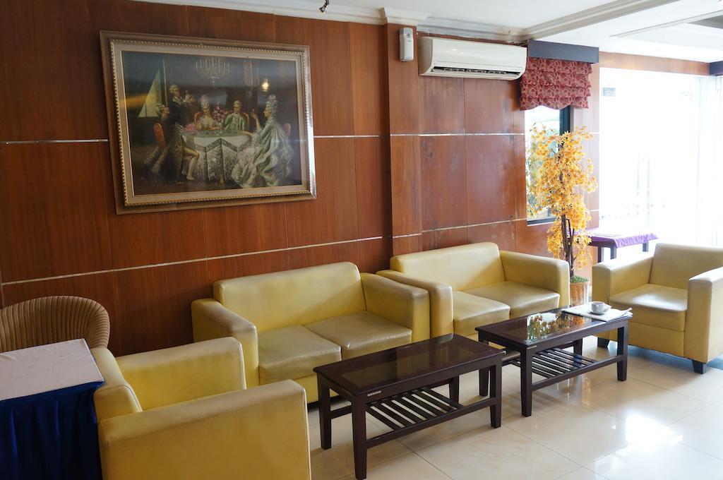 Feodora Airport Hotel Palembang Eksteriør billede
