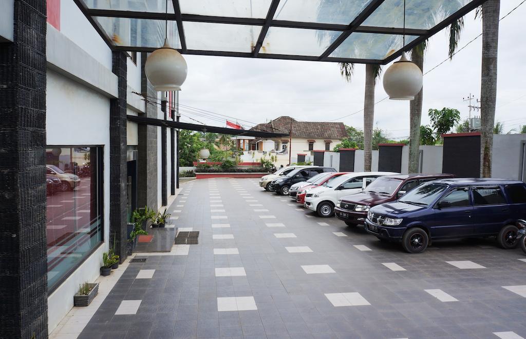 Feodora Airport Hotel Palembang Eksteriør billede
