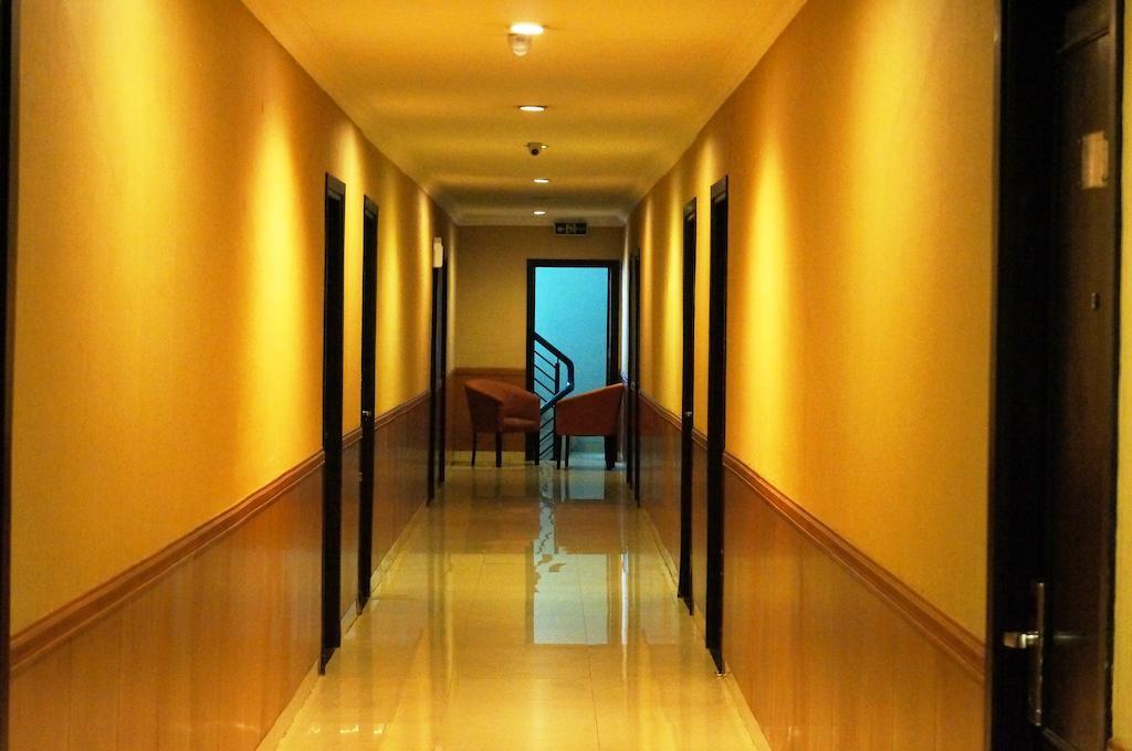 Feodora Airport Hotel Palembang Eksteriør billede
