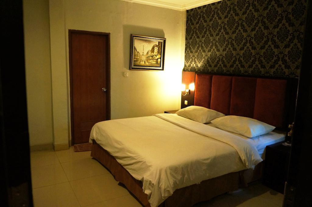 Feodora Airport Hotel Palembang Eksteriør billede