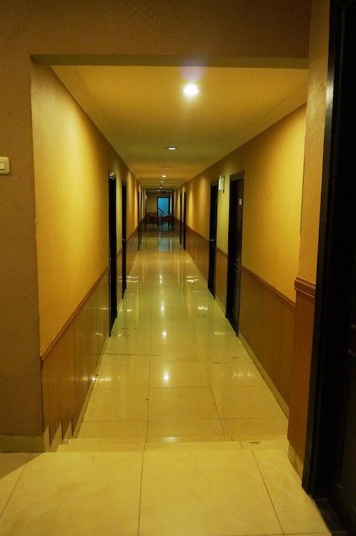 Feodora Airport Hotel Palembang Eksteriør billede