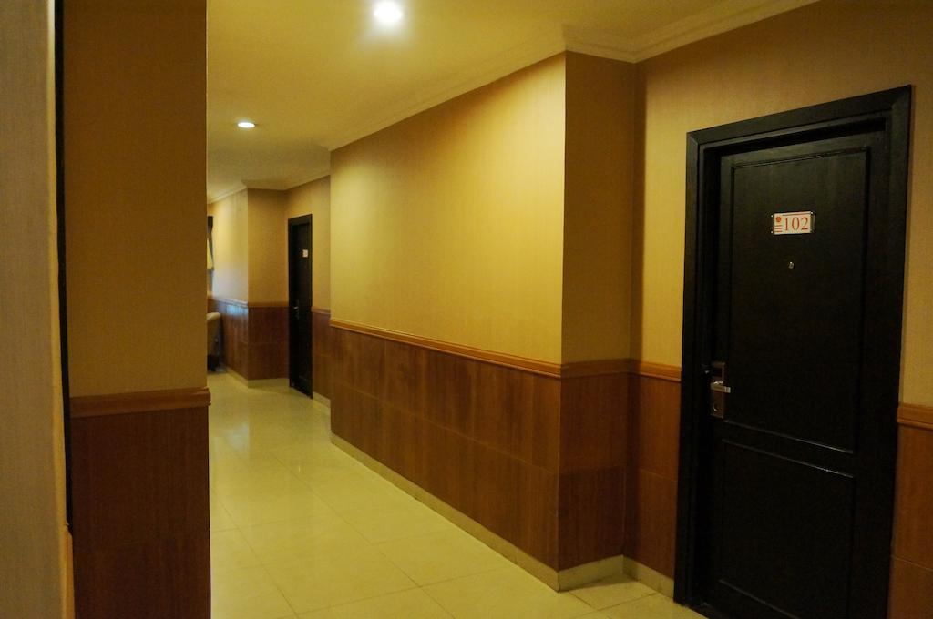 Feodora Airport Hotel Palembang Eksteriør billede
