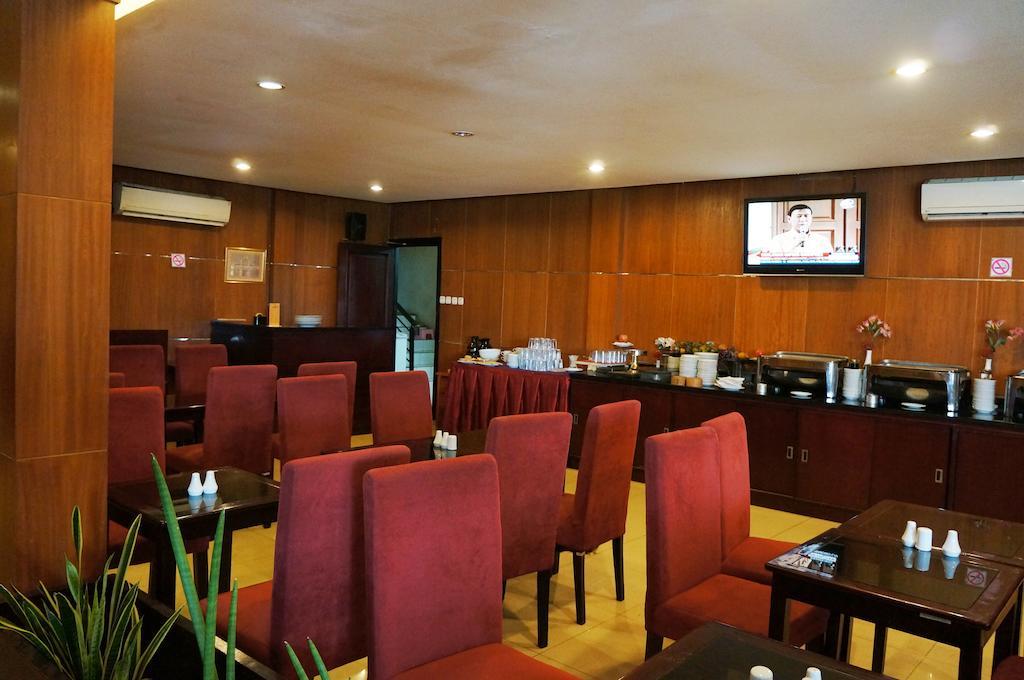 Feodora Airport Hotel Palembang Eksteriør billede